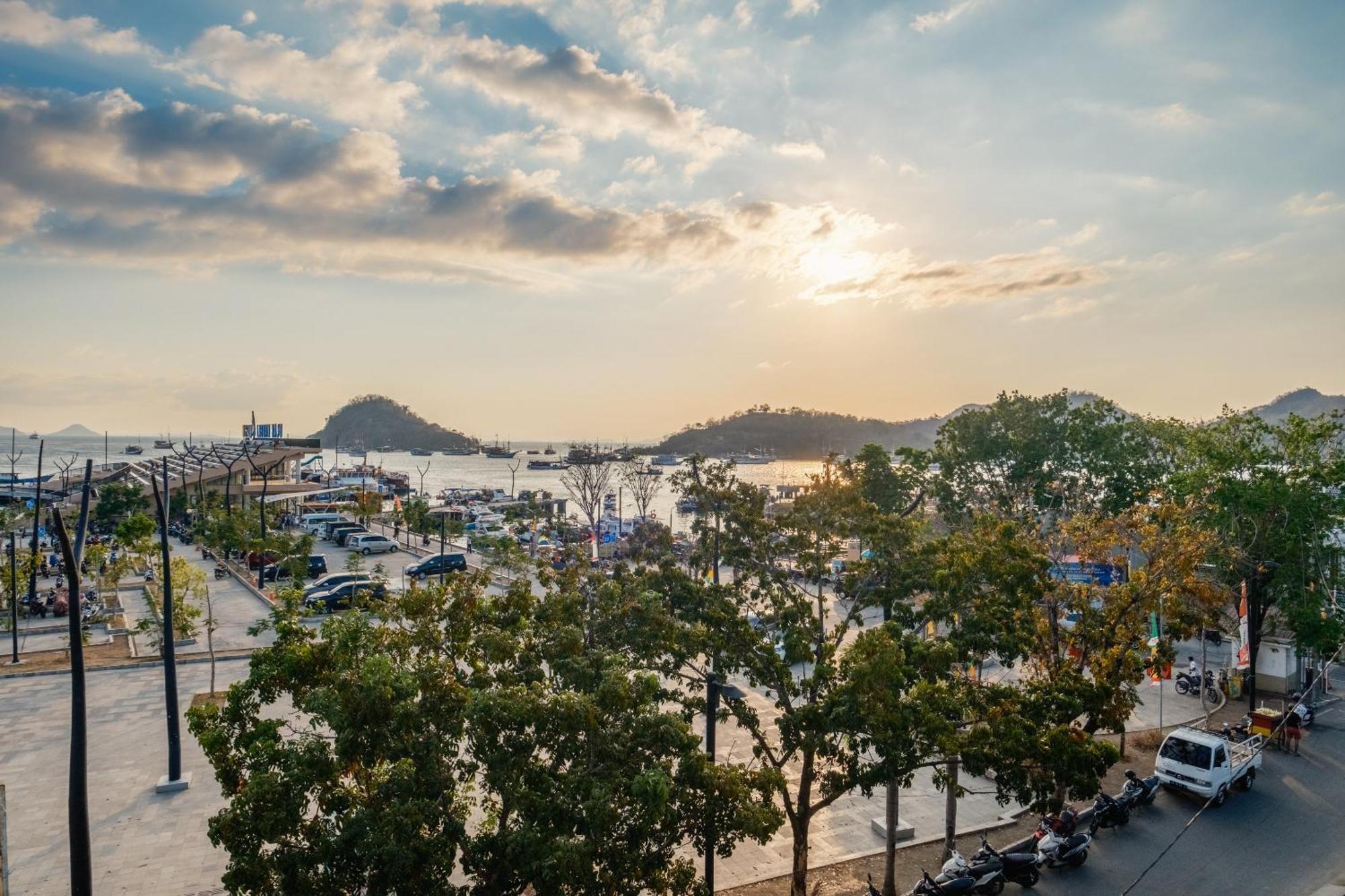 Dejavu 2.0 Hotel Bajo Komodo ラブハン・バジョ エクステリア 写真