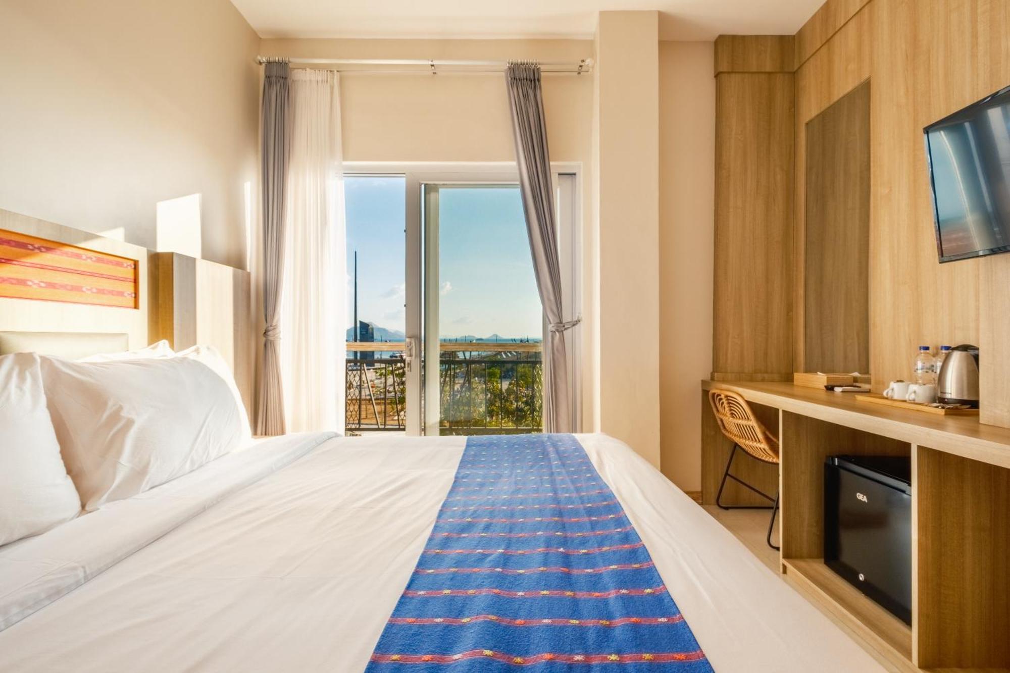 Dejavu 2.0 Hotel Bajo Komodo ラブハン・バジョ エクステリア 写真