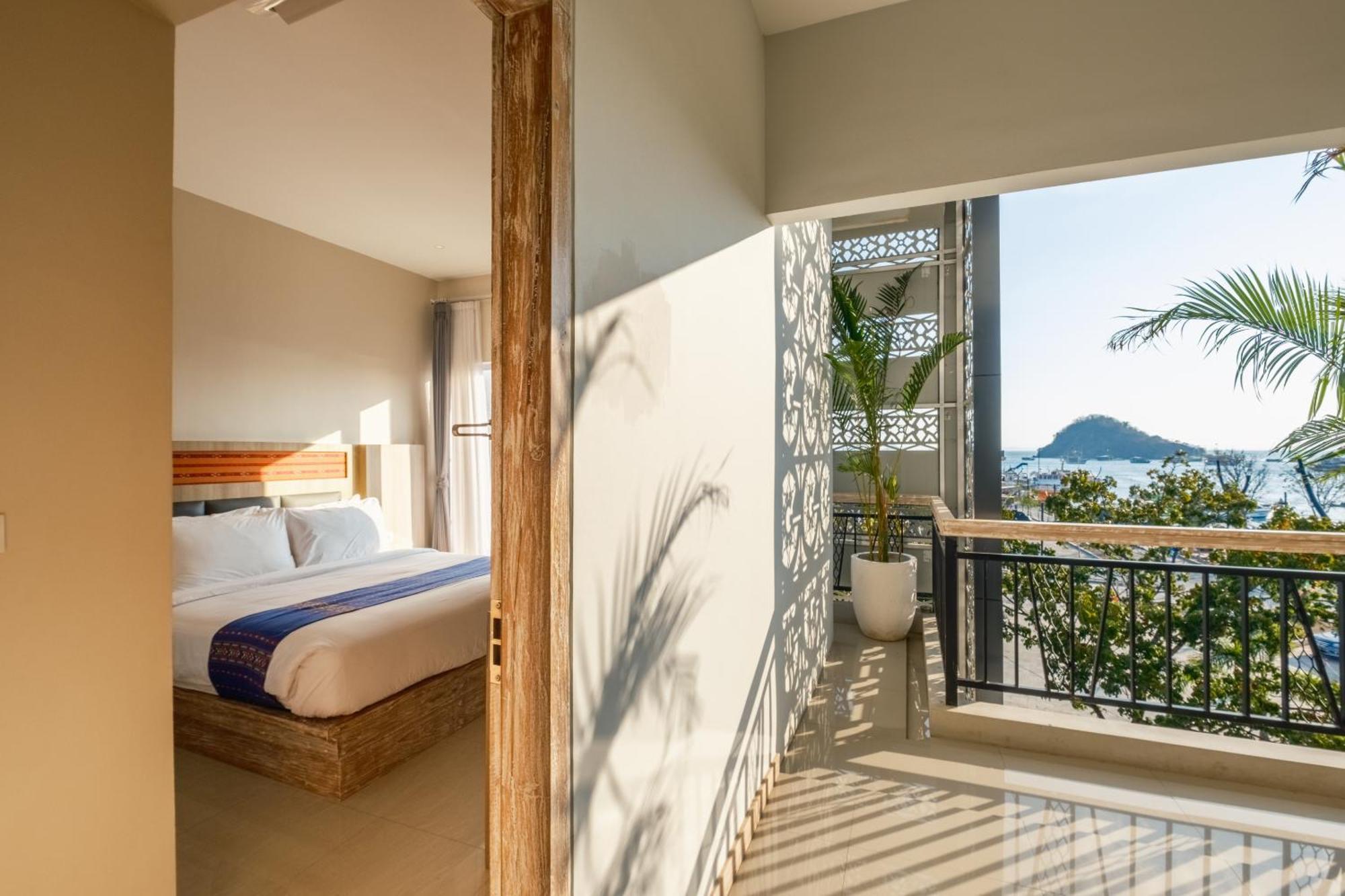 Dejavu 2.0 Hotel Bajo Komodo ラブハン・バジョ エクステリア 写真